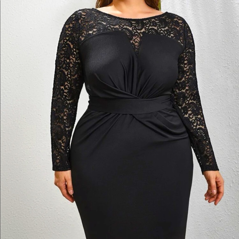 Plus Lace Yoke Belted Bodycon Dress